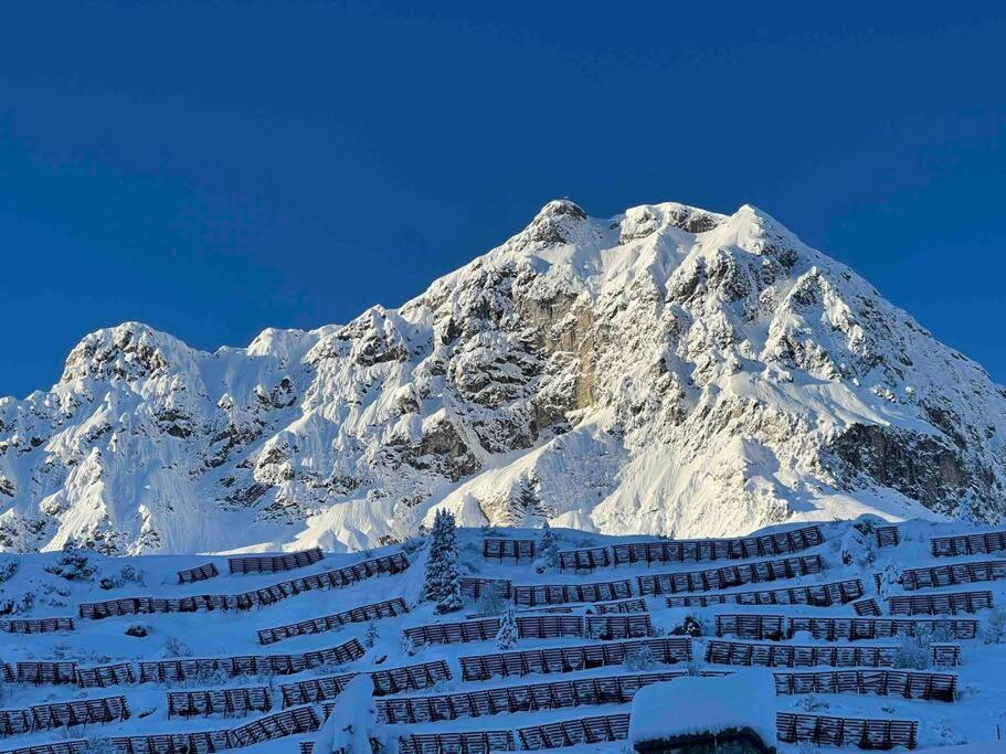 Skilounge Zürs direkt beim Skilift