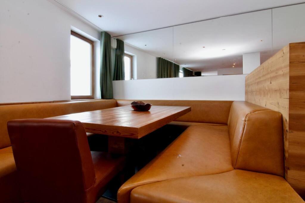 Skilounge Zürs direkt beim Skilift