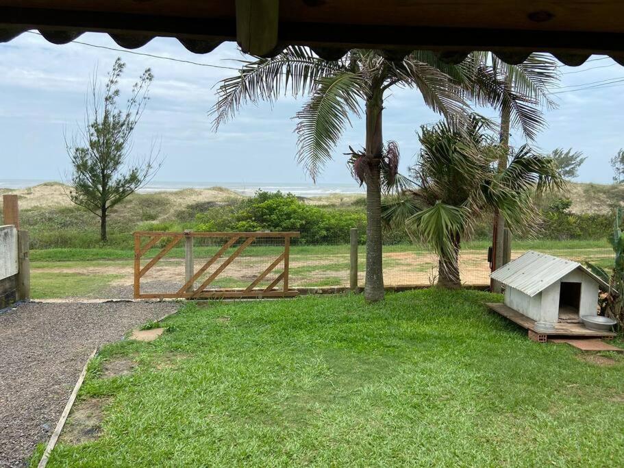 Casa Amarela a Beira Mar entre Arroio do Sal e Torres
