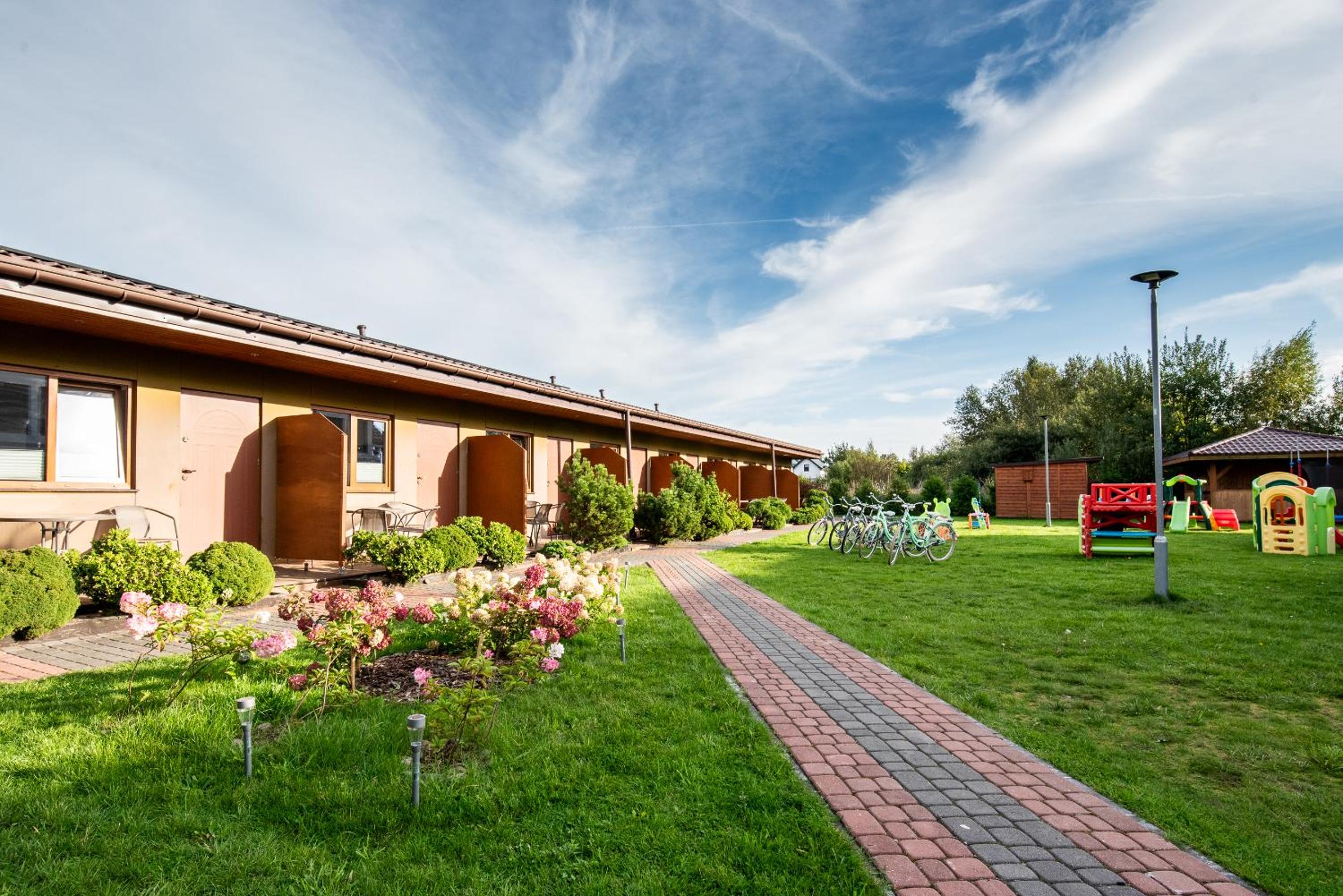 Rajska Mierzeja , SAUNA , JAKUZZI ,BASEN Z PODGRZEWANĄ WODĄ , KLIMATYZACJA-OGRZEWANIE , PLAC ZABAW , ROWERY , TARAS
