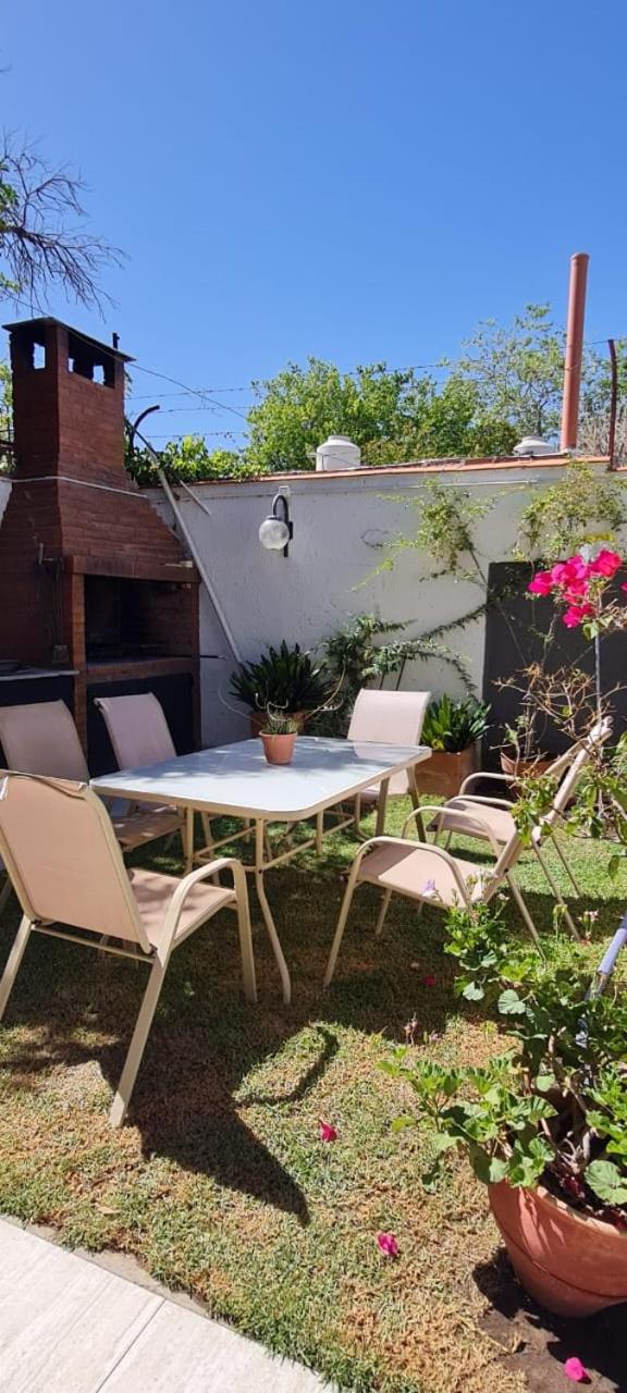 Casa con pileta cerca del Parque