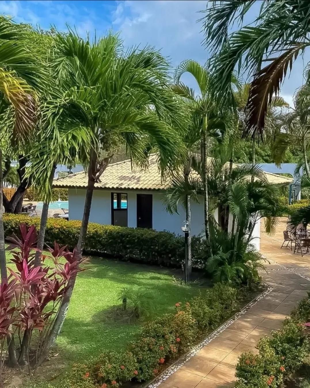 GUARAJUBA SUMMER FLAT 108 Flat Beira Mar na melhor localização de Guarajuba Faça Tudo a pé sem precisar de carro