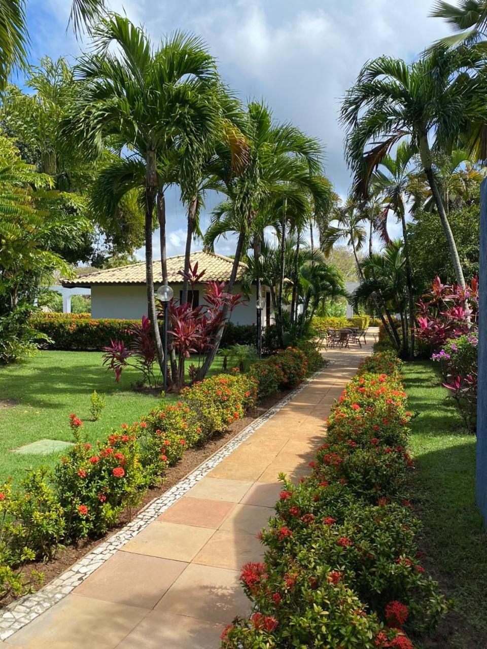 GUARAJUBA SUMMER FLAT 108 Flat Beira Mar na melhor localização de Guarajuba Faça Tudo a pé sem precisar de carro