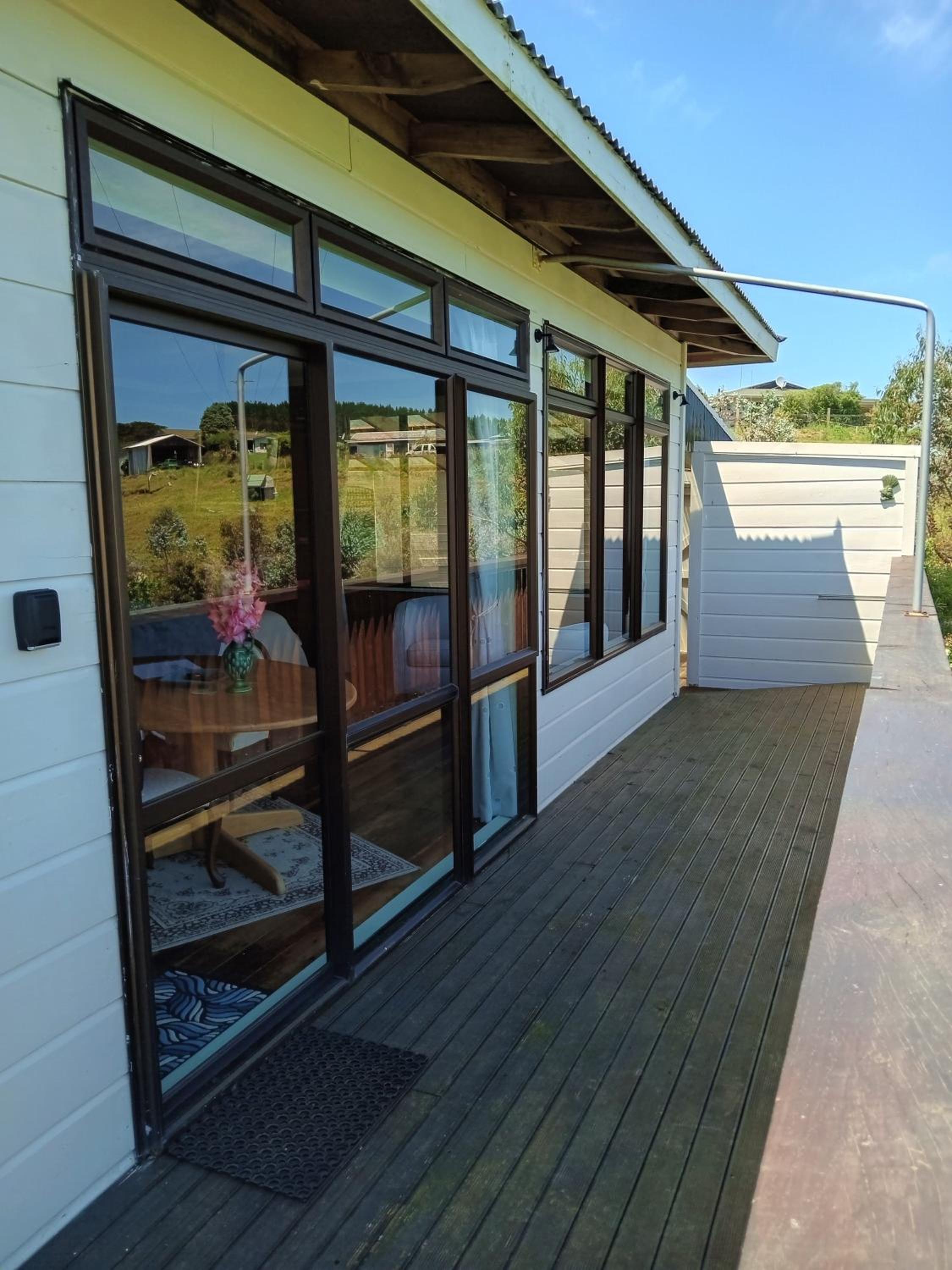Raglan's Tranquil Garden Retreat - Moa Stone Estate view 4