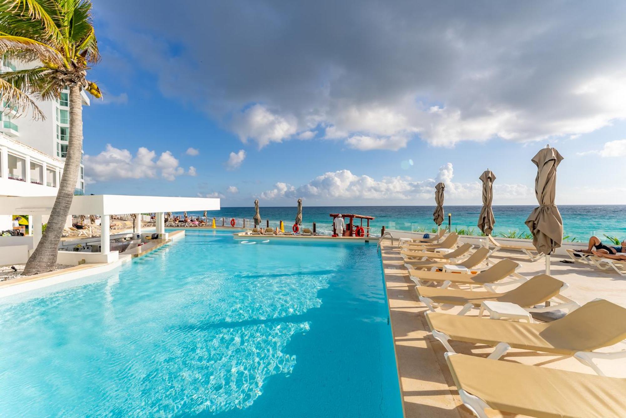 Beachfront Ocean View-boutique apartment •Gym •Spa