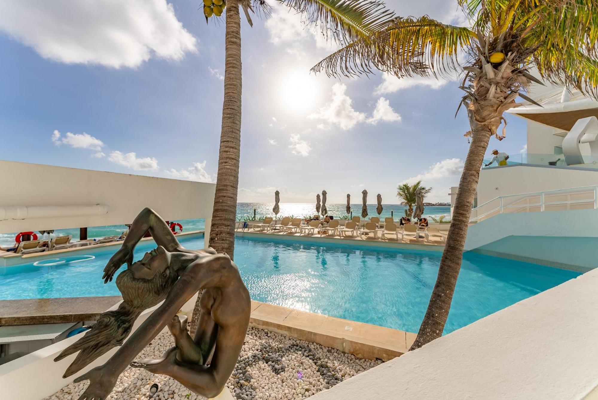 Beachfront Ocean View-boutique apartment •Gym •Spa