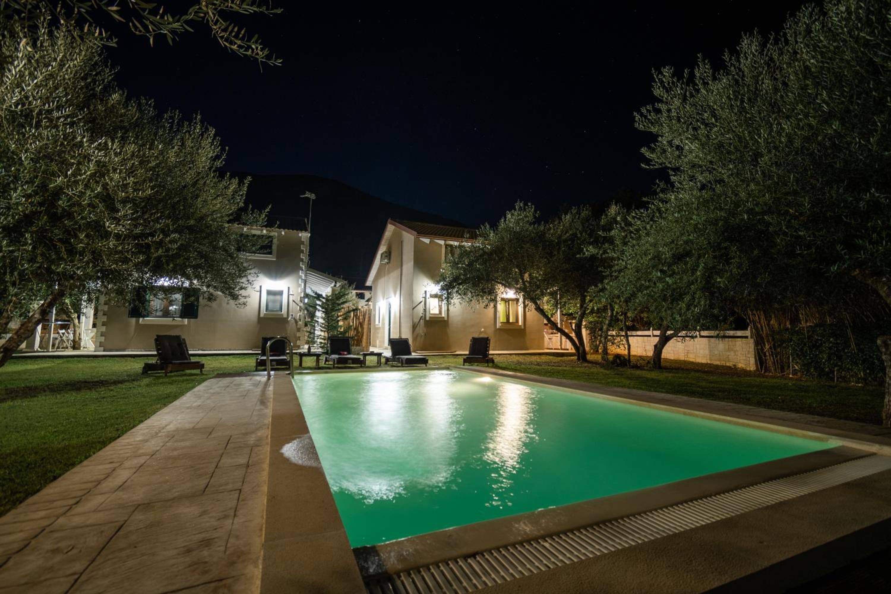 Theonymfi Luxury Villas view 2