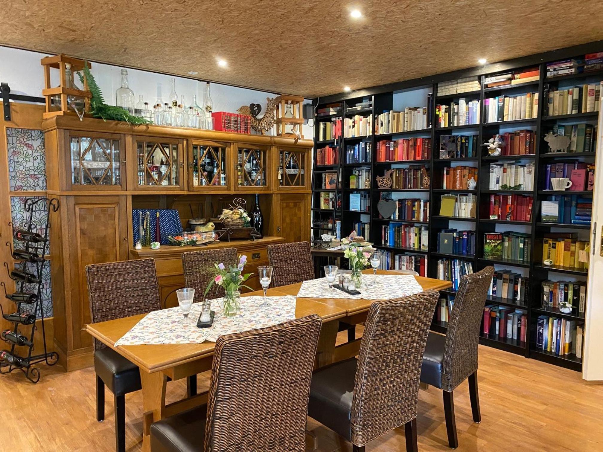 Schumacher's Landhaus - Bücherhotel