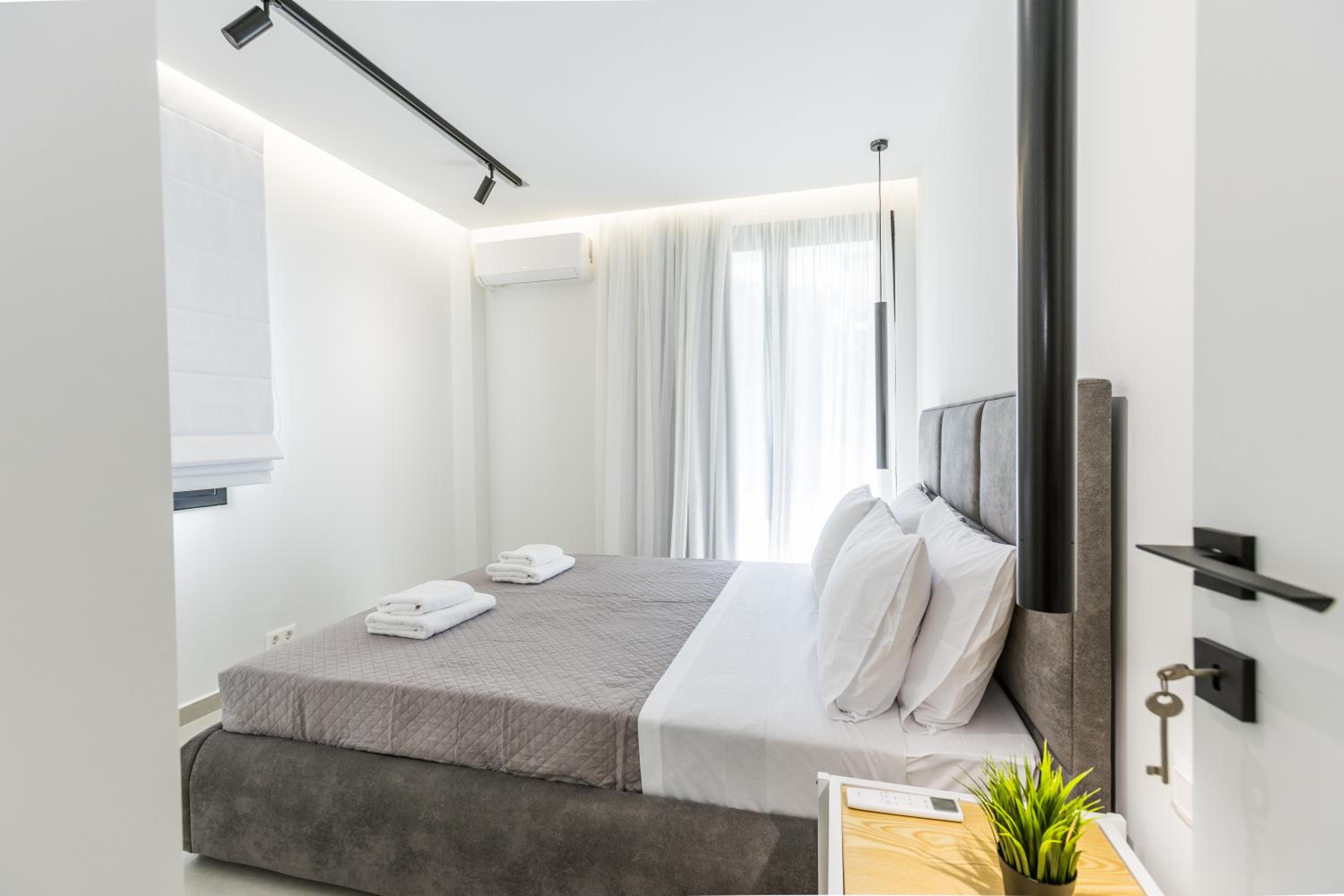 Varkiza Luxury Suites by Raise