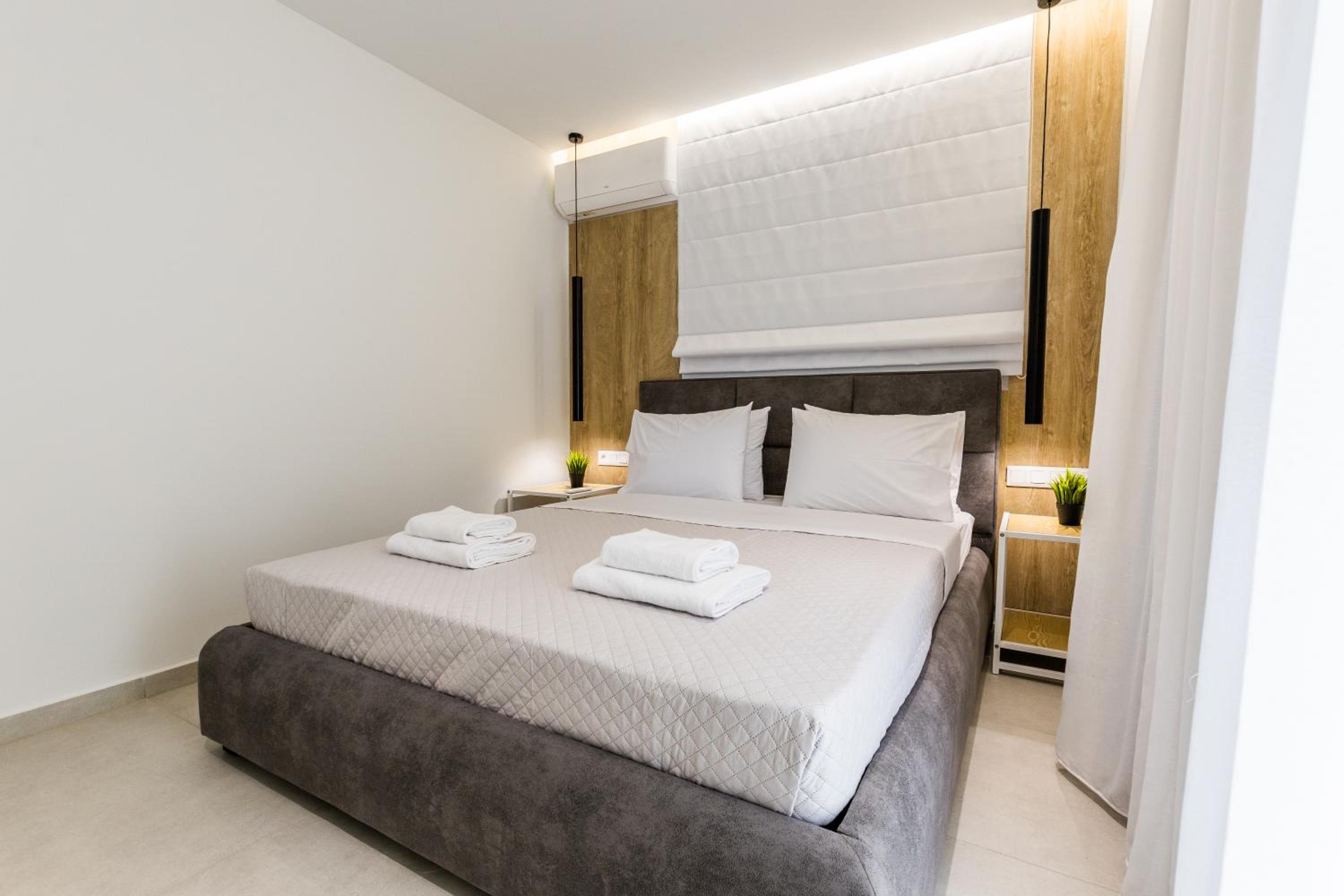 Varkiza Luxury Suites by Raise