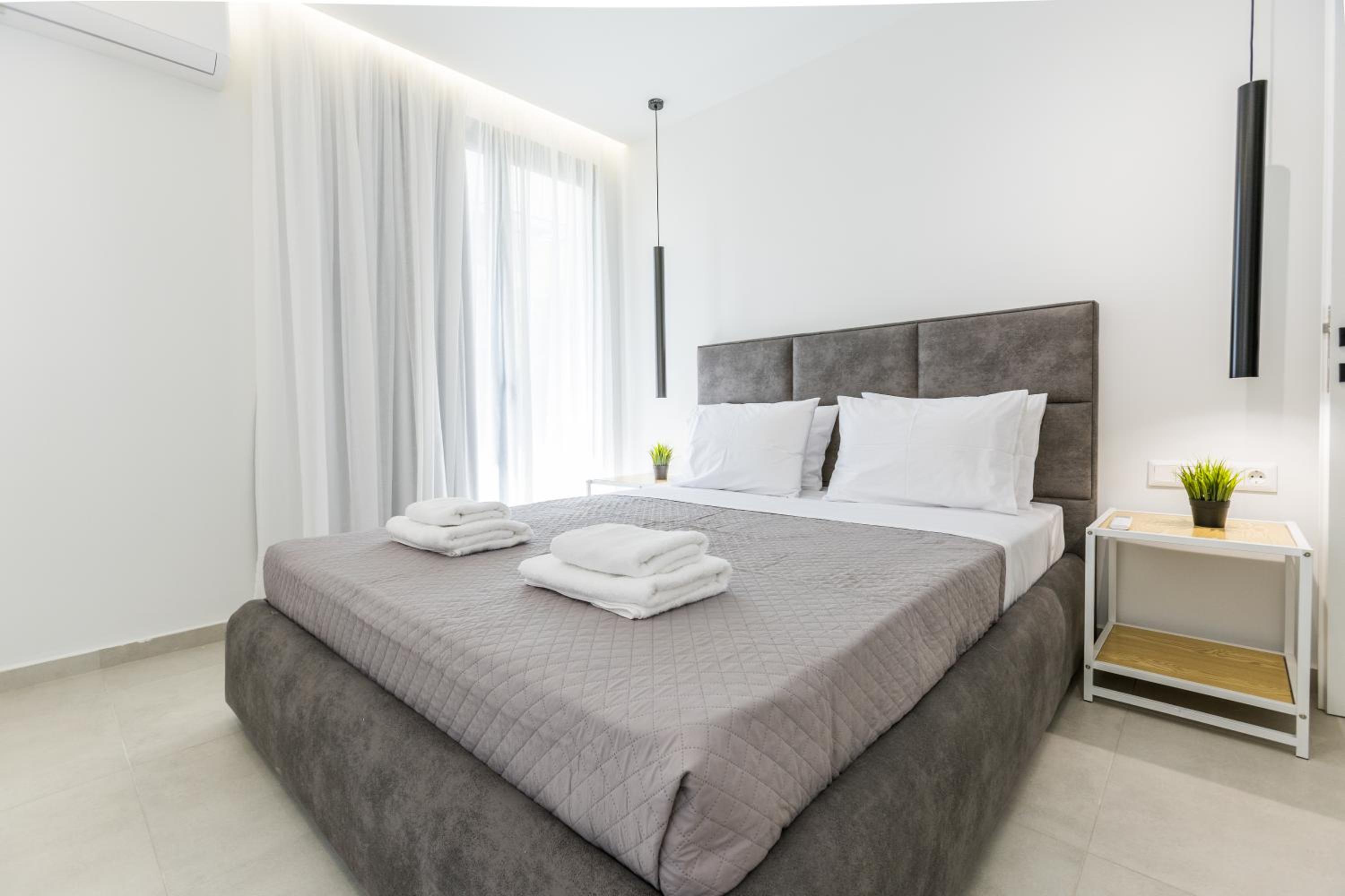 Varkiza Luxury Suites by Raise