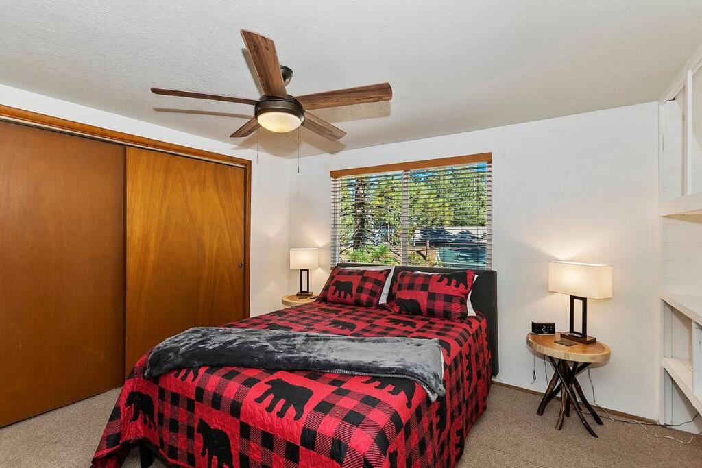 Papa Bear Cozy Cabin w/ Fireplace and outdoor BBQ! view 5