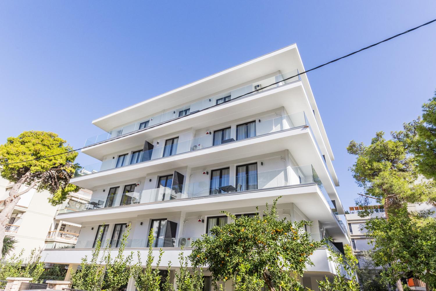 Varkiza Luxury Suites by Raise