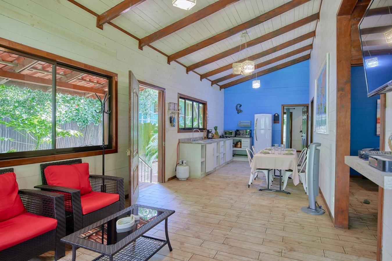 Casa Tulipan - Private 3bd, AC, Pool, Big Garden w' BBQ