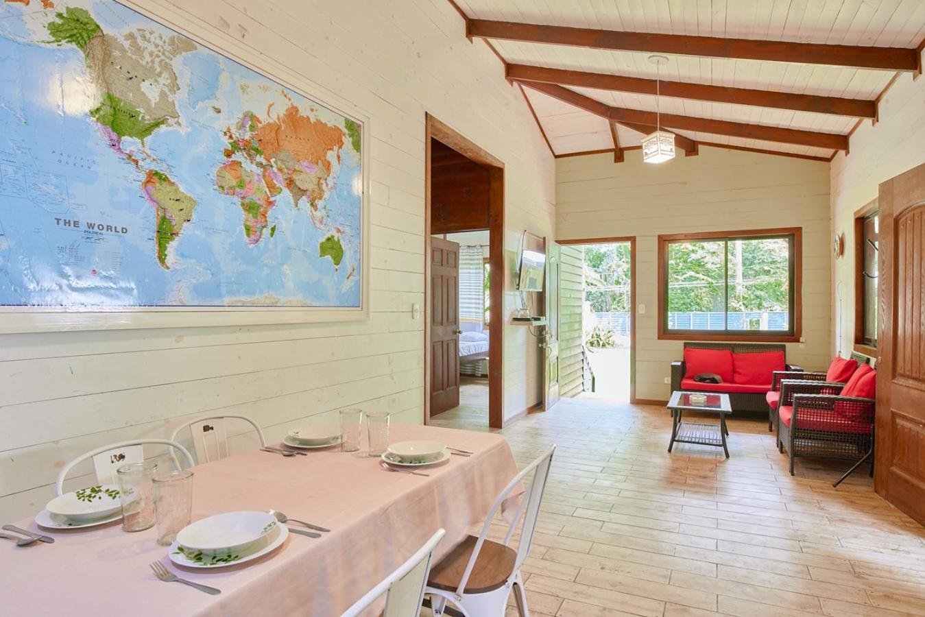 Casa Tulipan - Private 3bd, AC, Pool, Big Garden w' BBQ