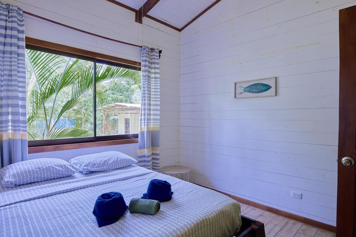 Casa Tulipan - Private 3bd, AC, Pool, Big Garden w' BBQ