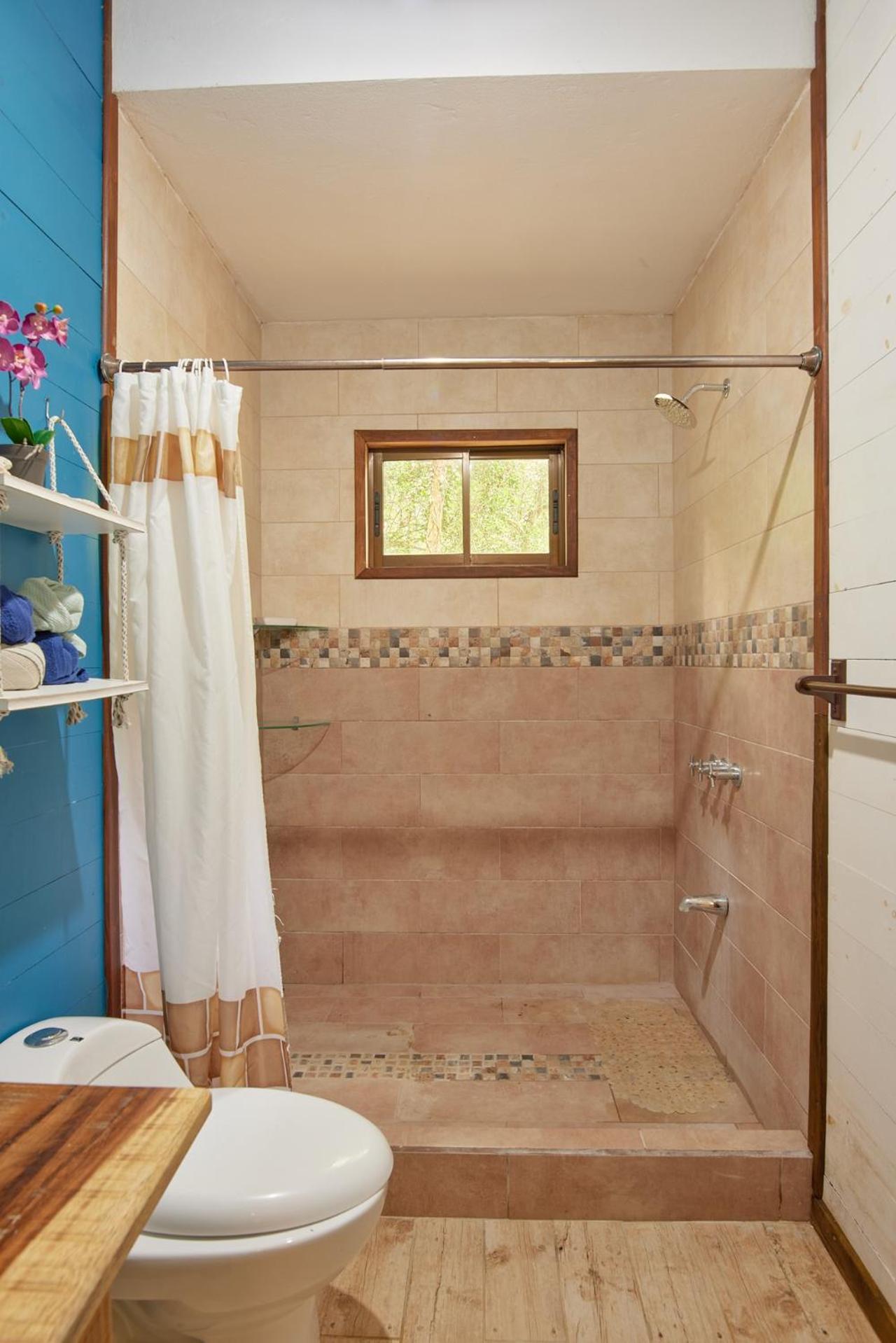 Casa Tulipan - Private 3bd, AC, Pool, Big Garden w' BBQ