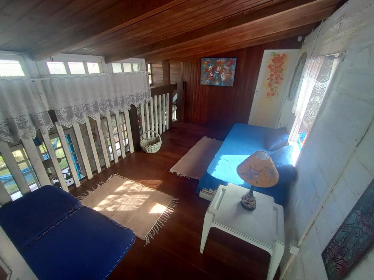 Casa beiramar, vista mar e pinheiros, pé na areia