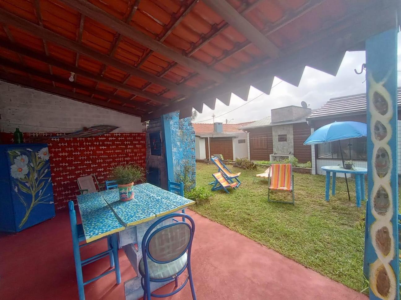 Casa beiramar, vista mar e pinheiros, pé na areia
