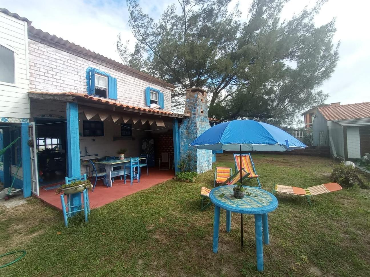 Casa beiramar, vista mar e pinheiros, pé na areia