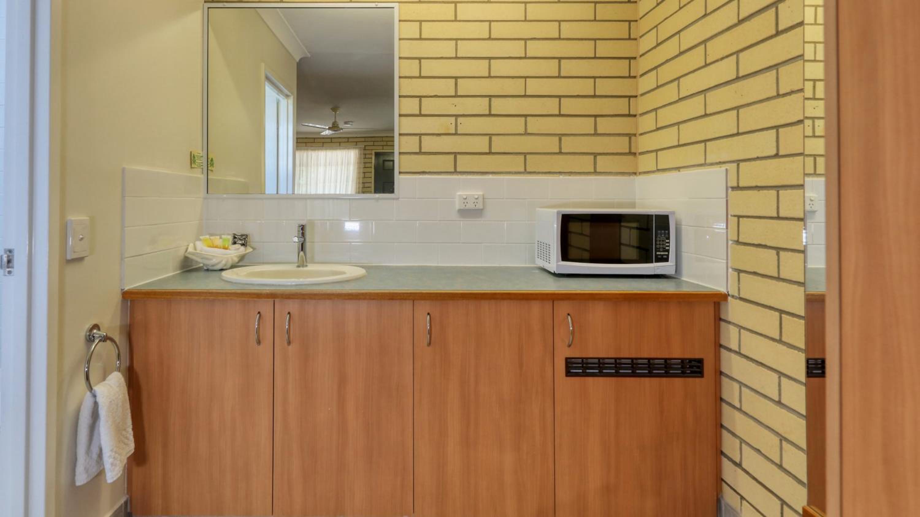 Riverland Motor Inn