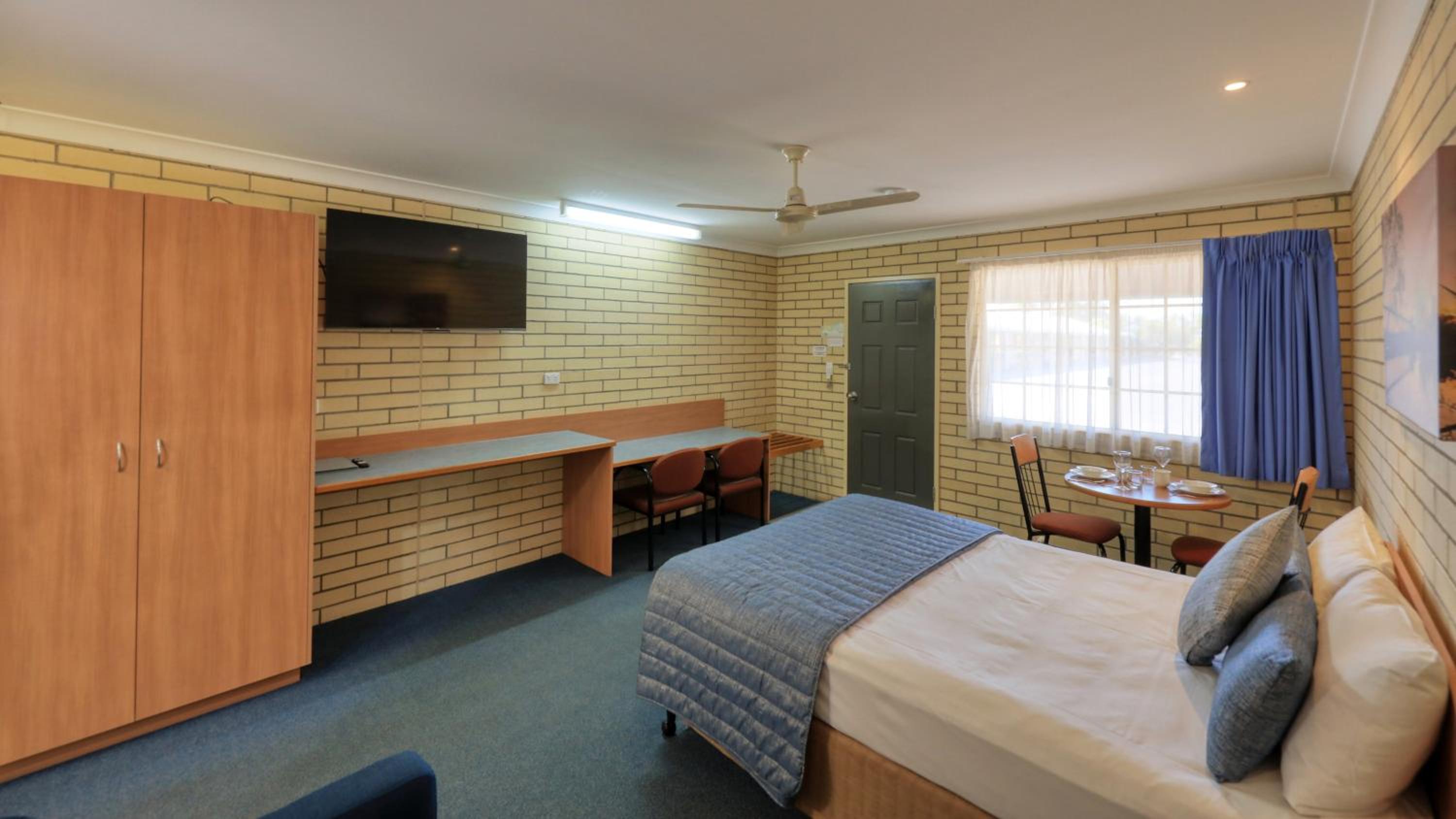 Riverland Motor Inn