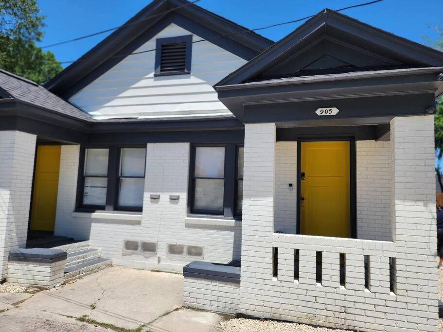 Royal European Corner by Downtown-Houston, Heights & WOMH view 2