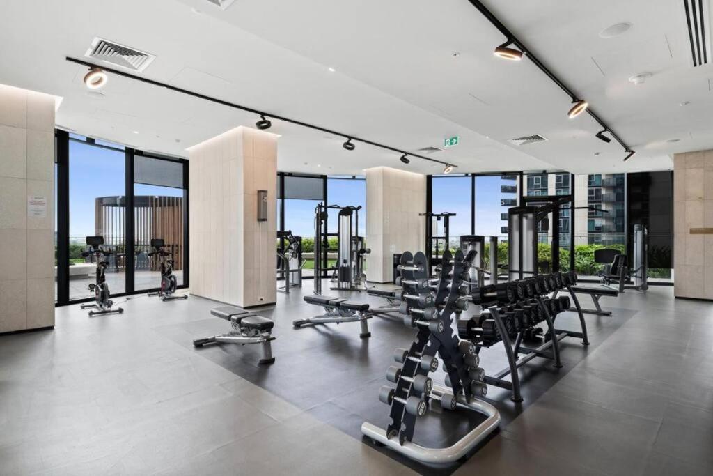 Luxury 3 Bed 2 Bath + car park at Melbourne Square