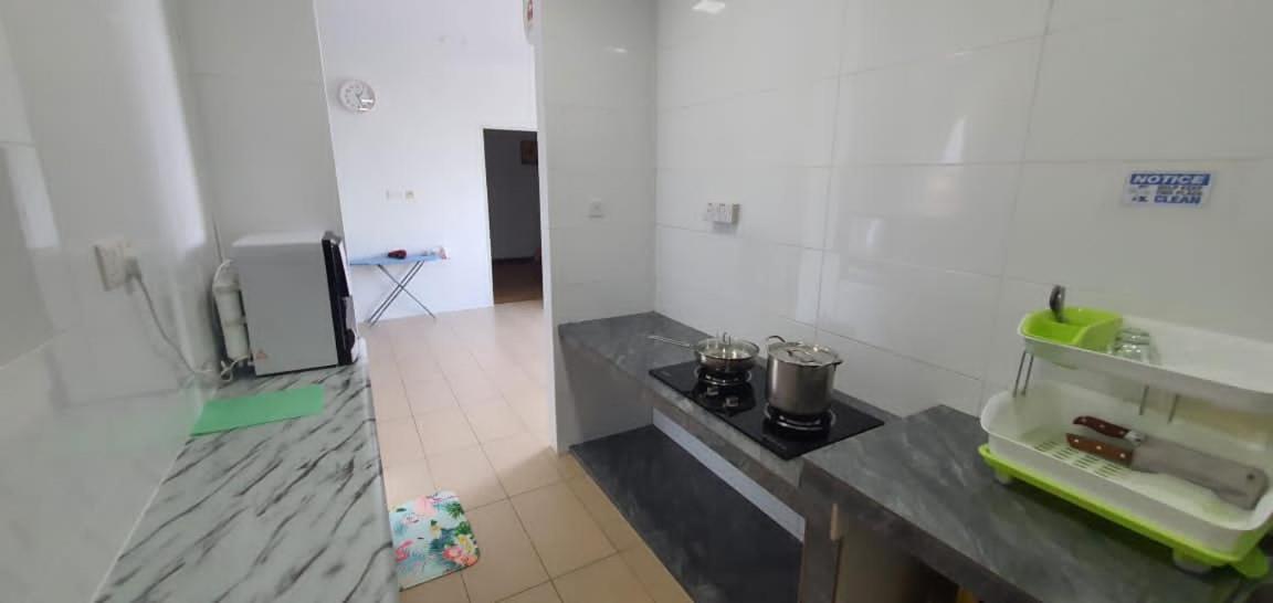 Bunny Homestay 407 Roxy Apartment Kuching photo 6