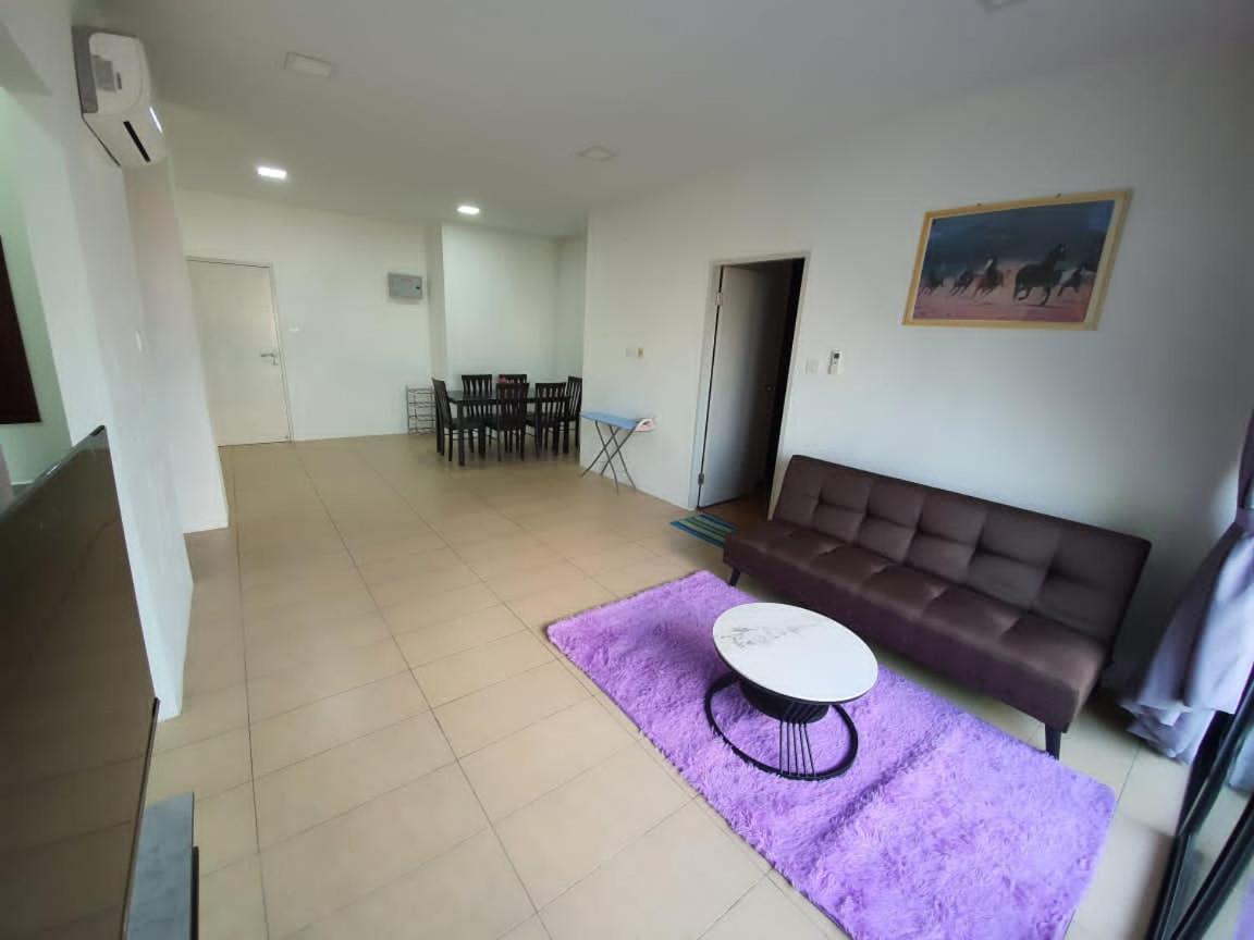 Bunny Homestay 407 Roxy Apartment Kuching photo 5