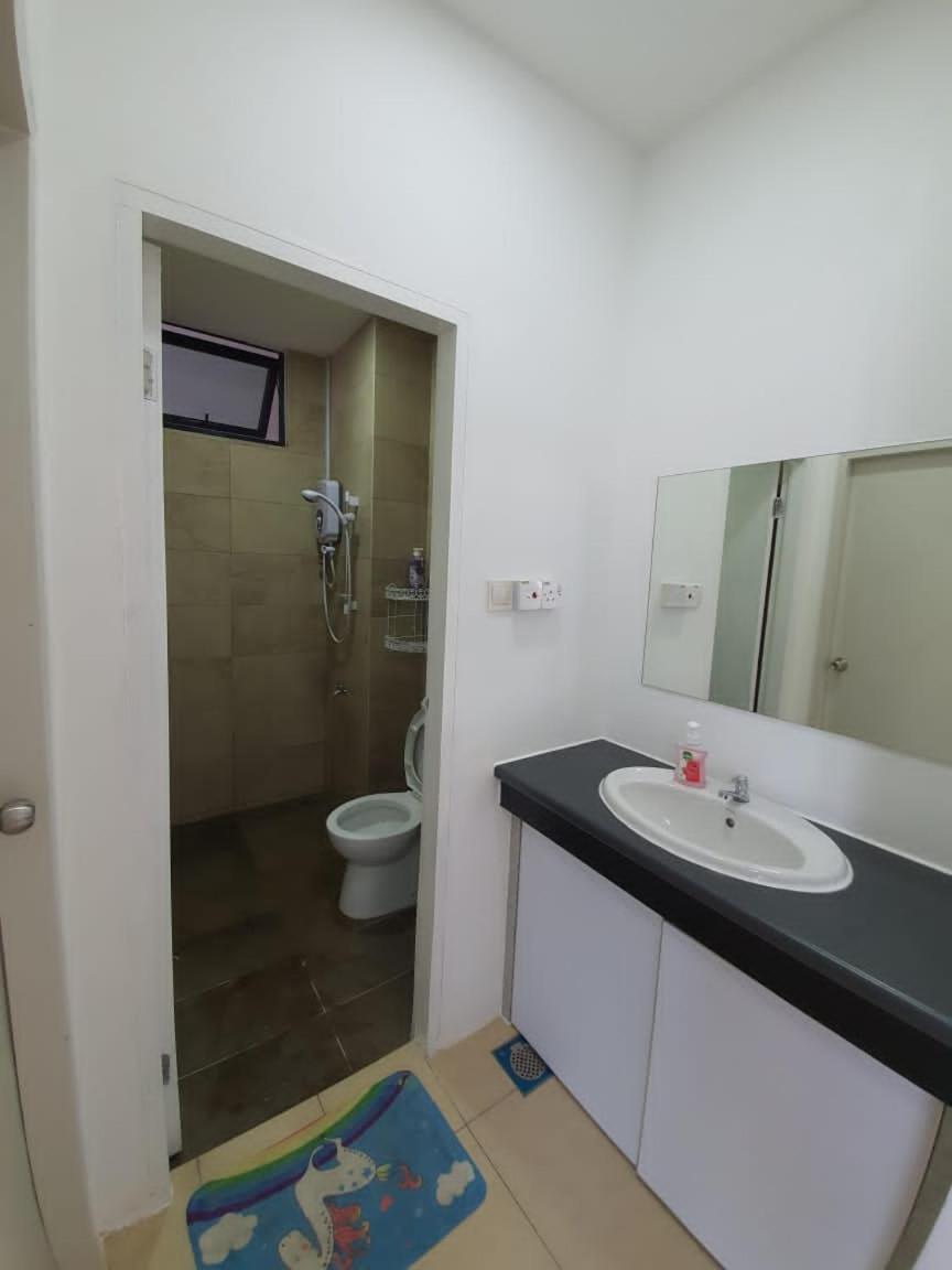 Bunny Homestay 407 Roxy Apartment Kuching photo 4