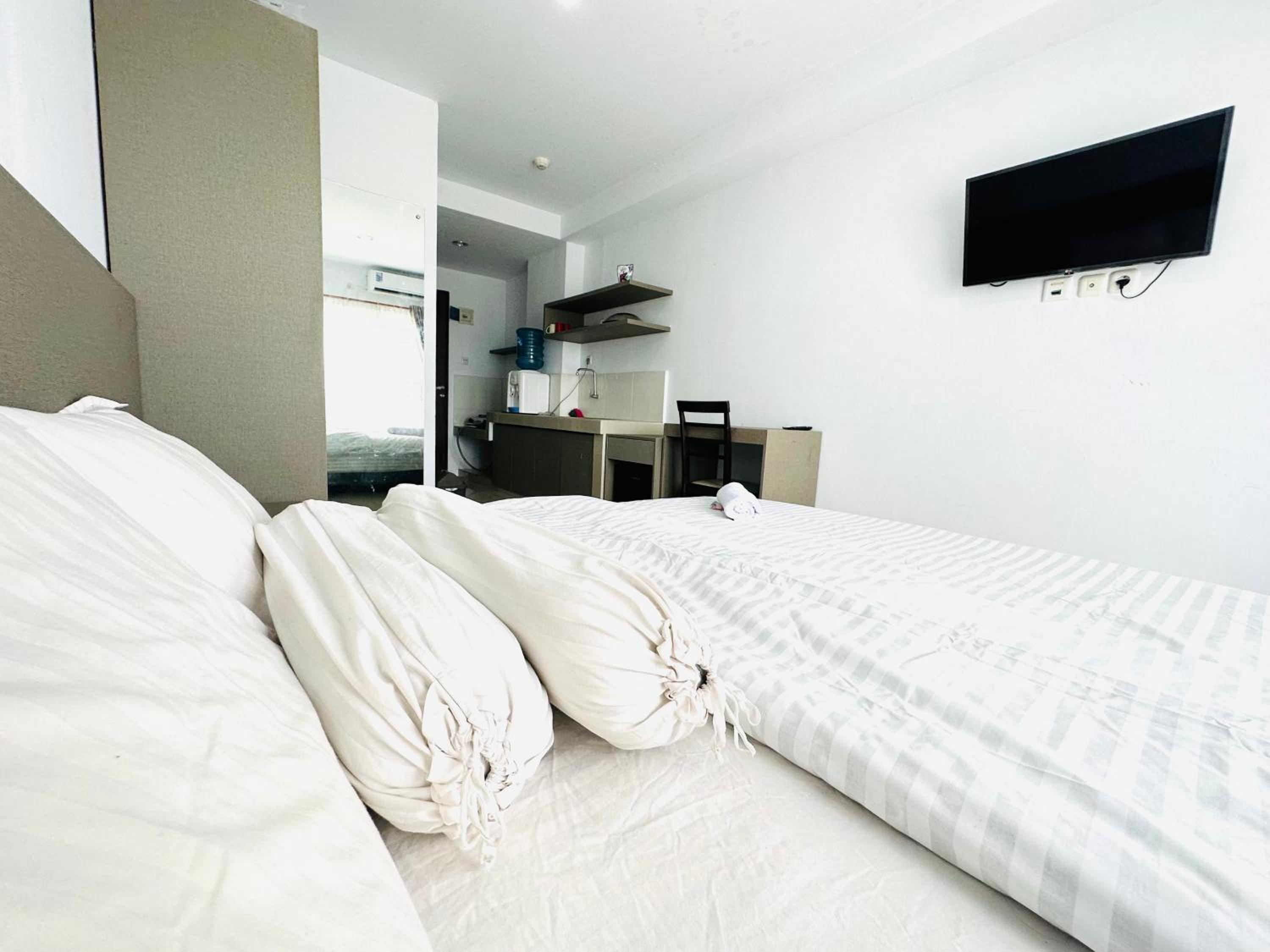 Super Deluxe Apartment with Skypool Medan view 5