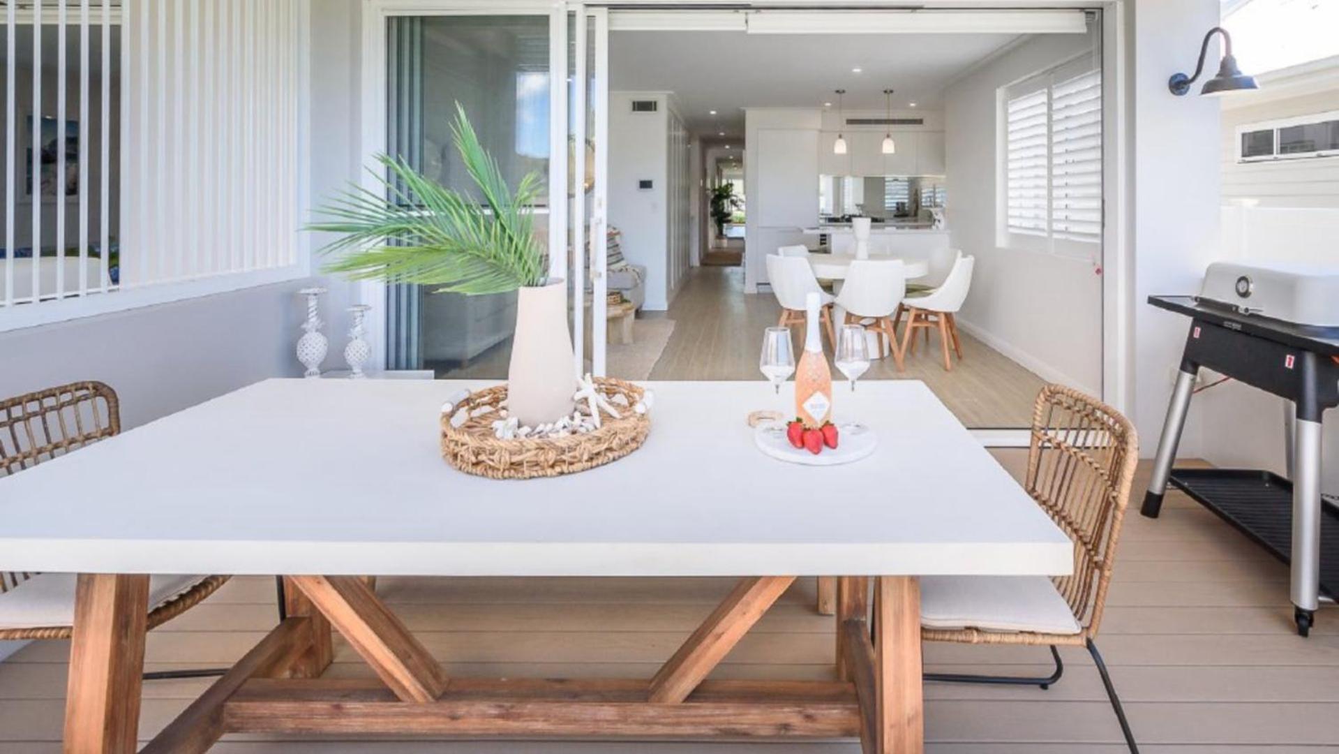 Watersea By The Bay Unit 2, waterfront, walk to shop&restaurants