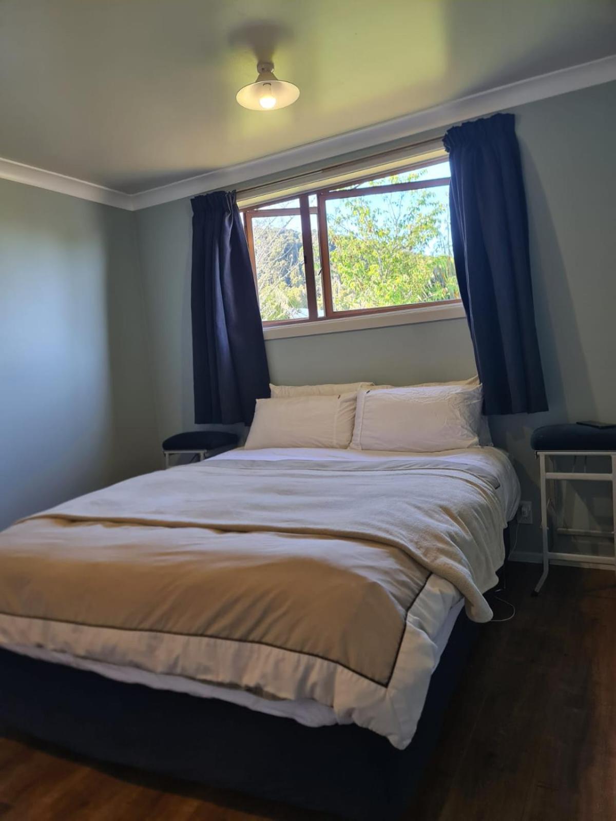 The Crossing Lodge & Backpackers