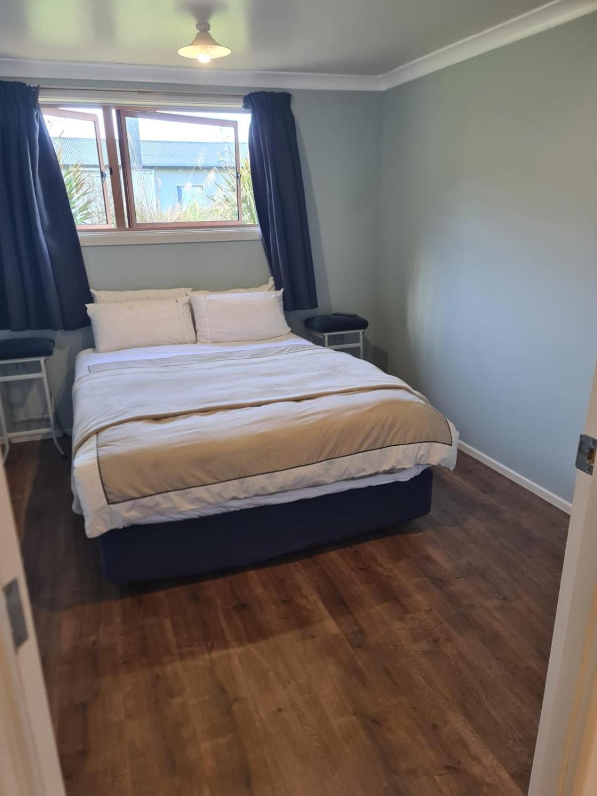 The Crossing Lodge & Backpackers