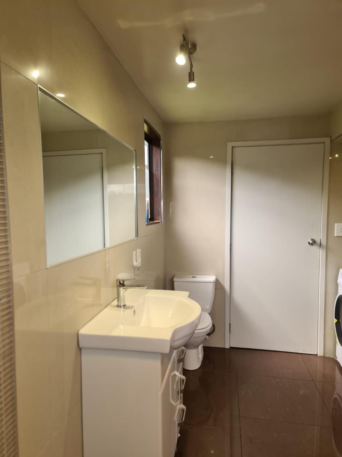 The Crossing Lodge & Backpackers