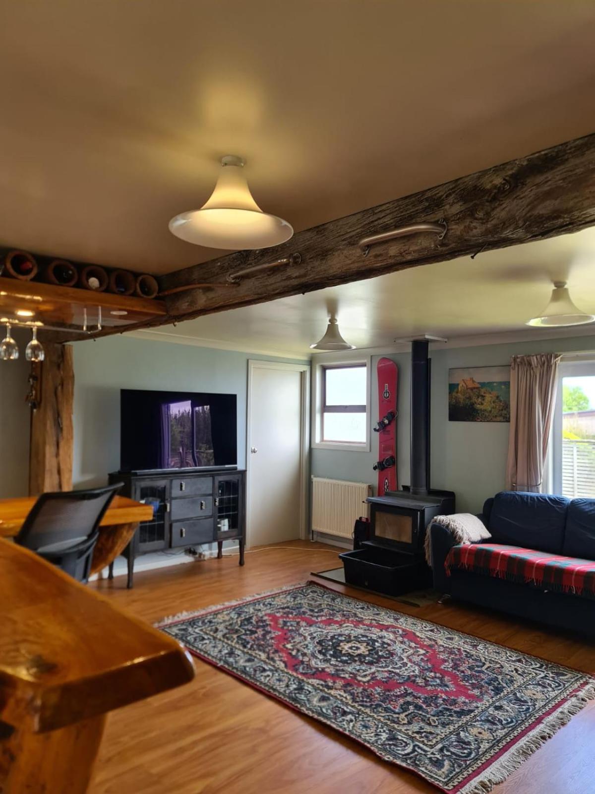 The Crossing Lodge & Backpackers