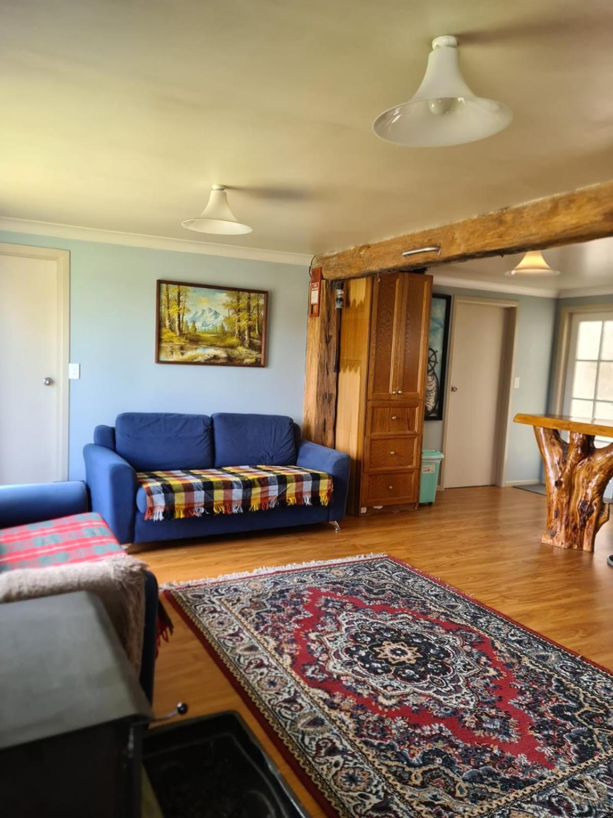 The Crossing Lodge & Backpackers
