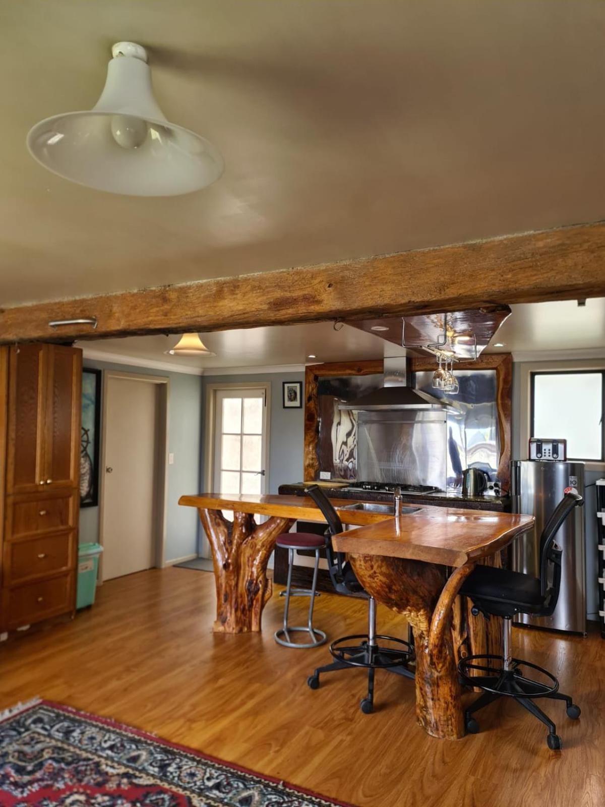 The Crossing Lodge & Backpackers