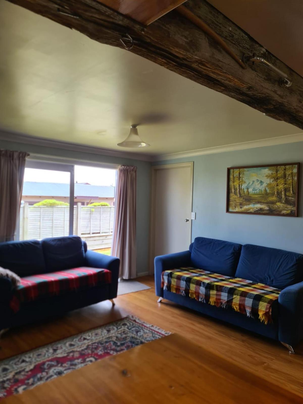 The Crossing Lodge & Backpackers