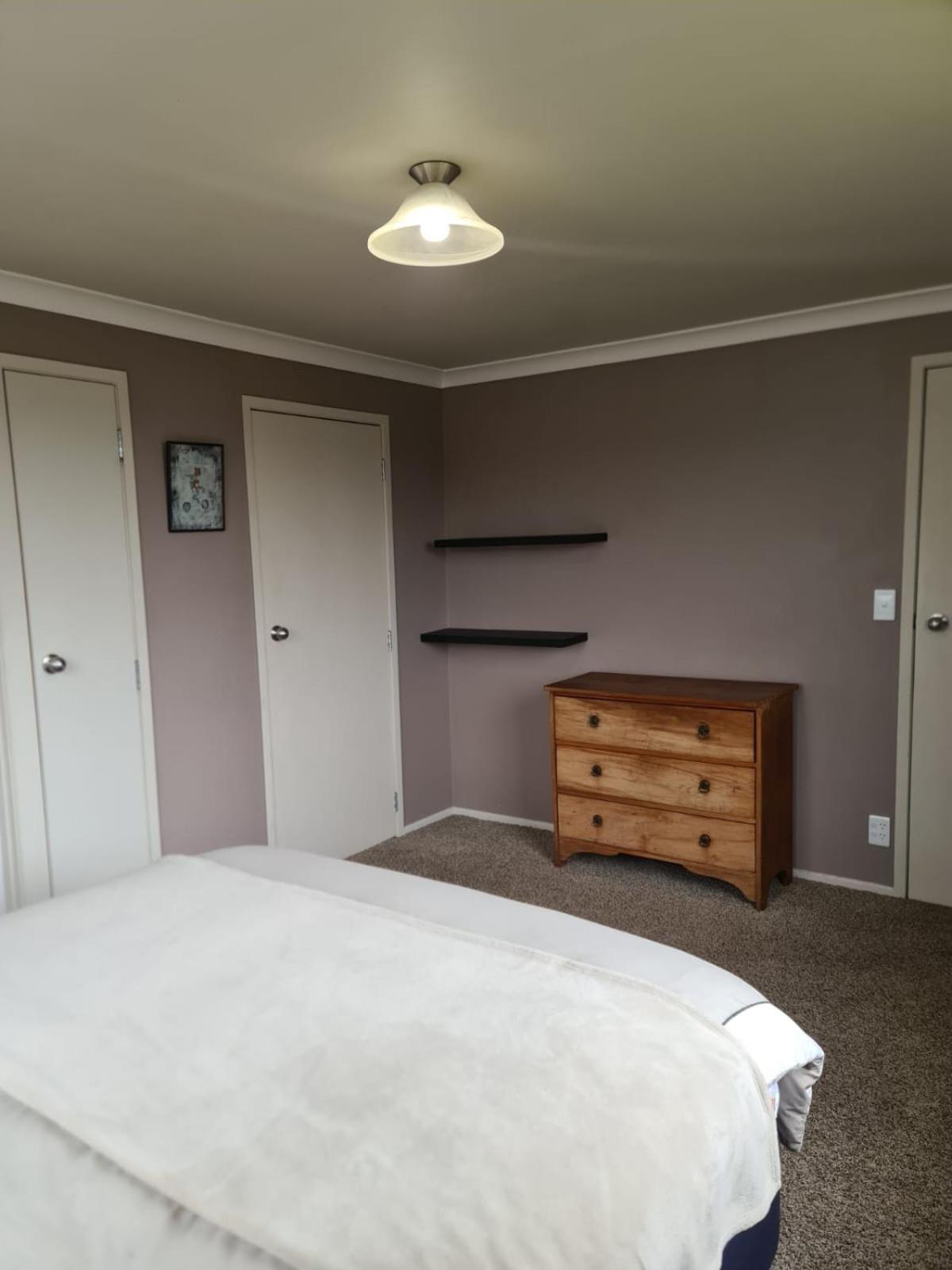The Crossing Lodge & Backpackers