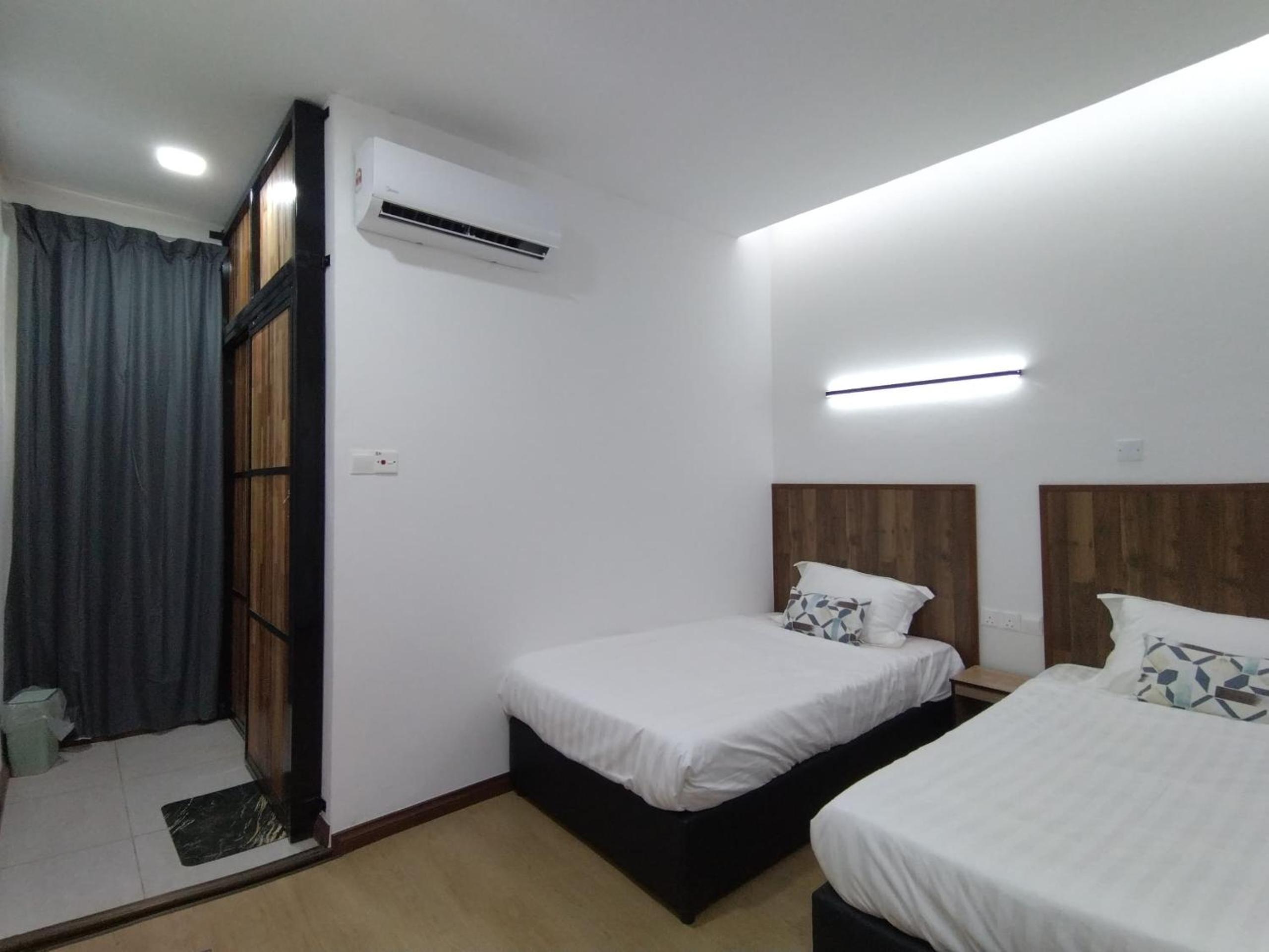 Greenery Studio, Kubot a Sentral