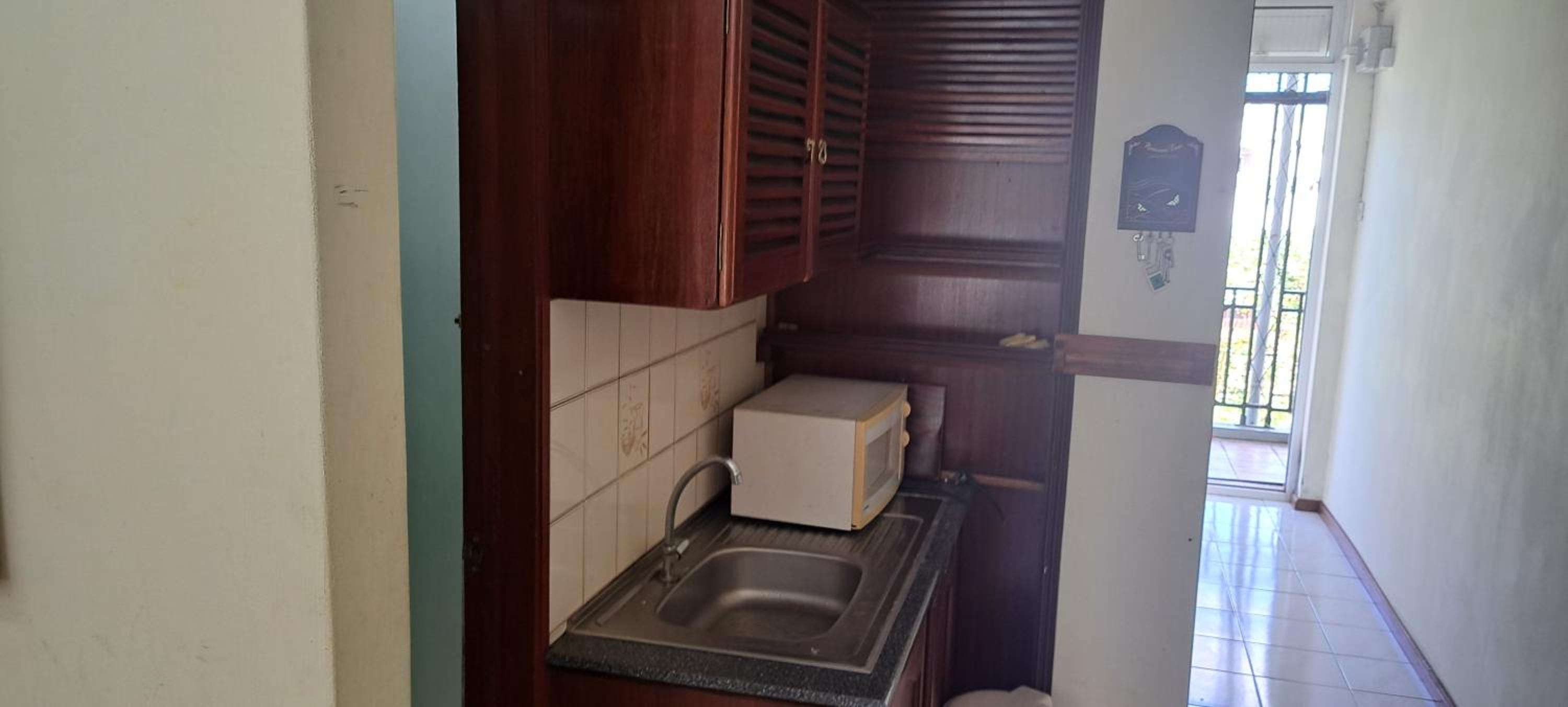 Sea Facing one bedroom appartment Pereybere view 3