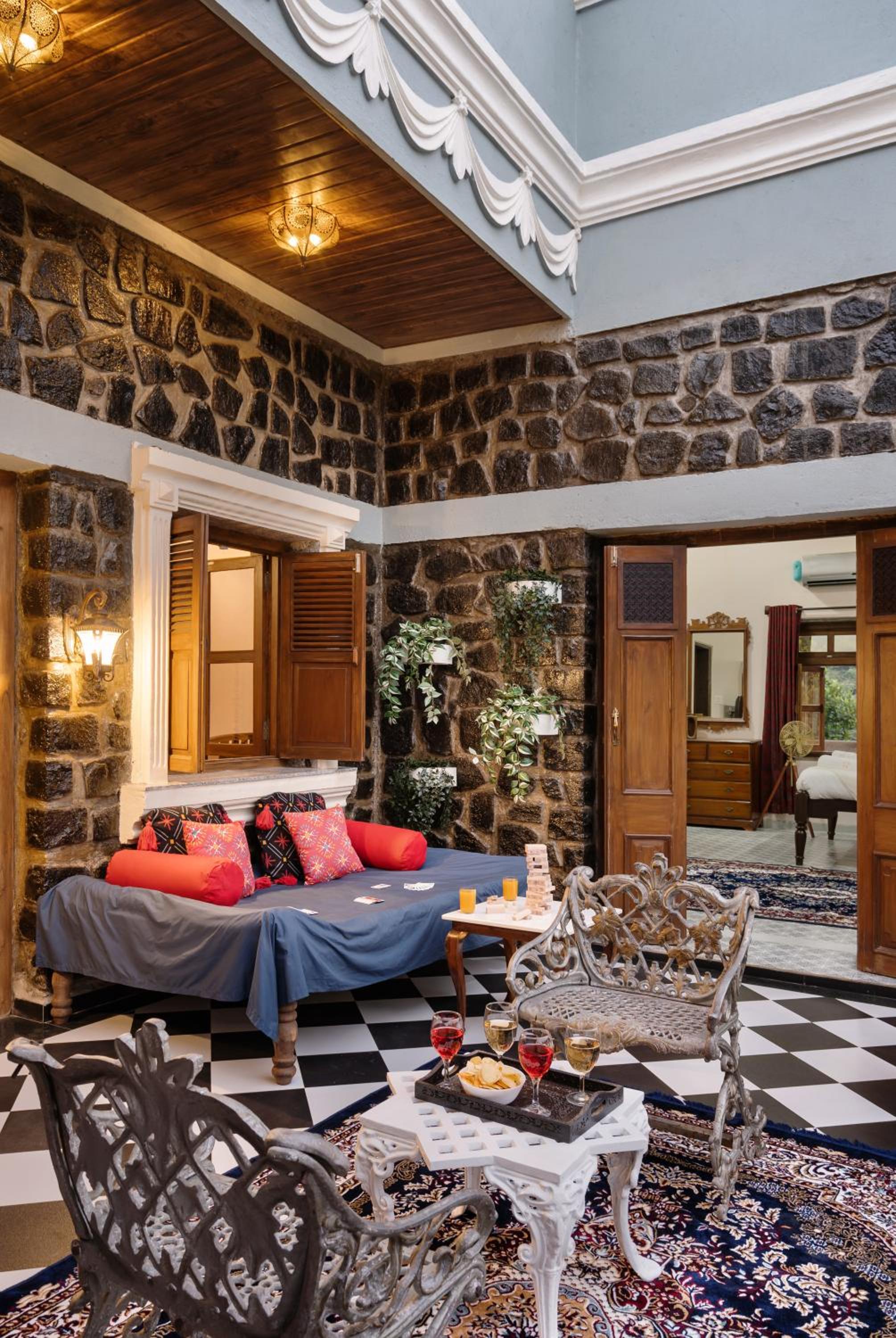 lounge