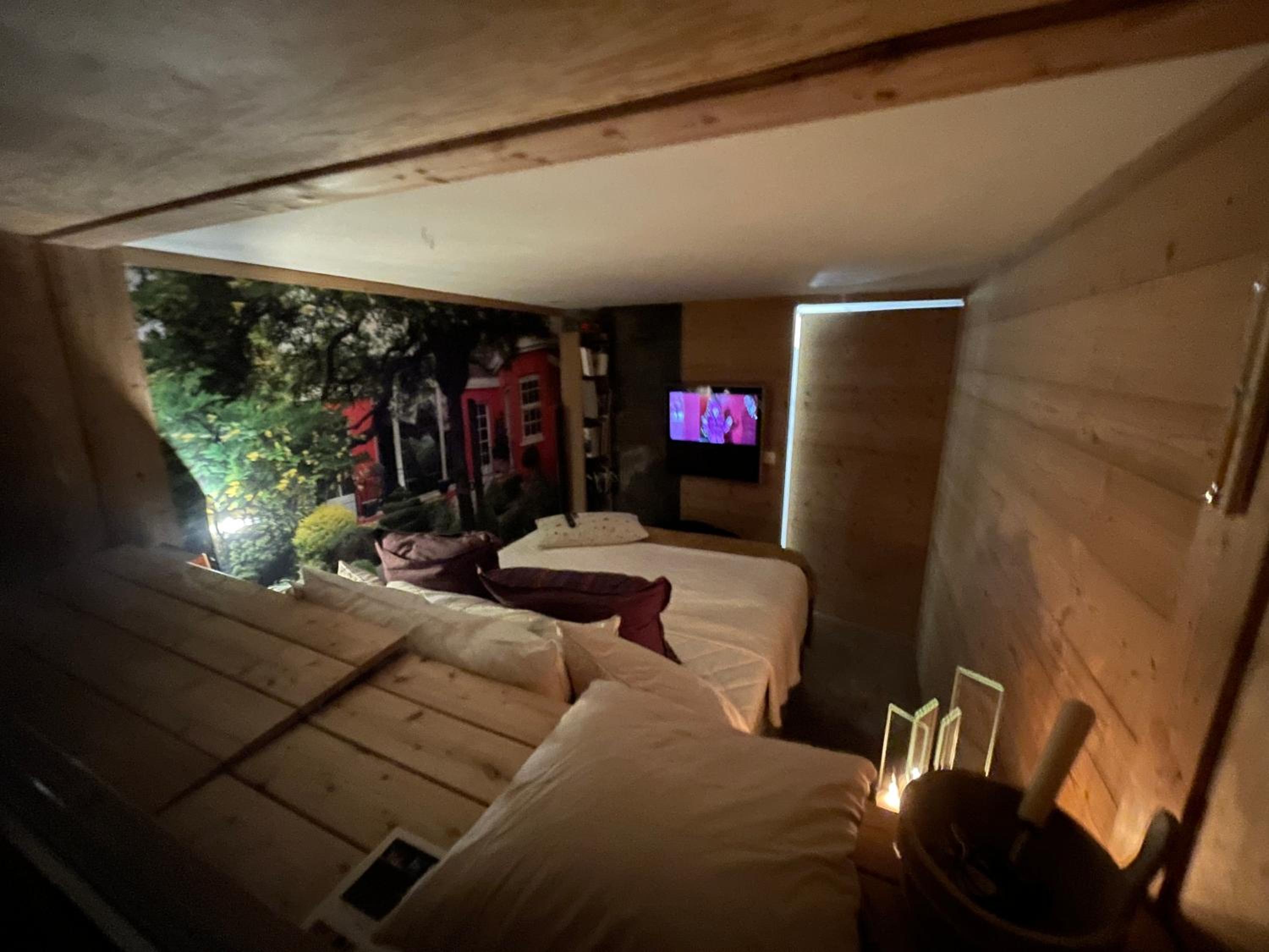Mazot Agora Suite - Pop-Up Gallery Experience Suite