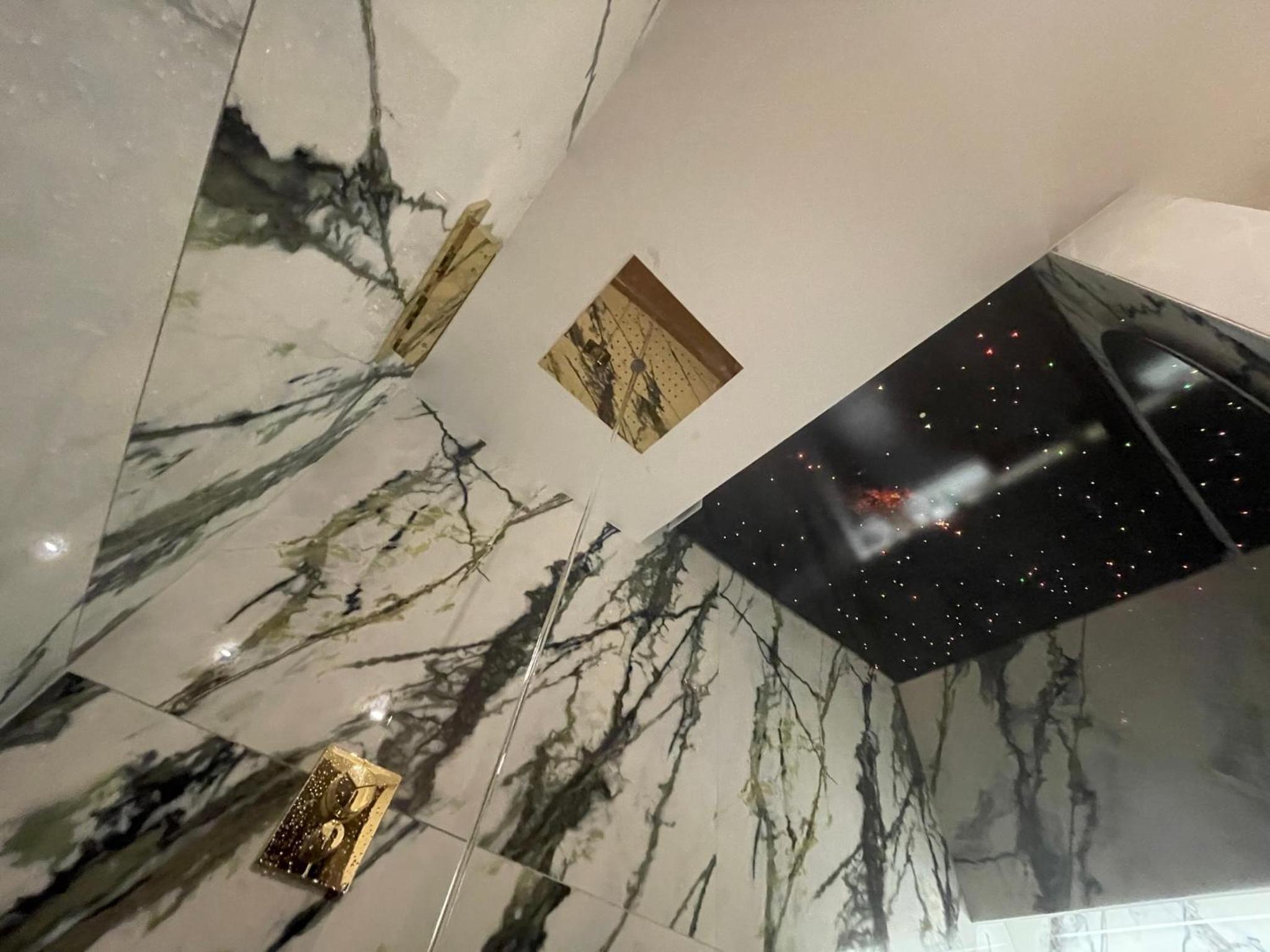Mazot Agora Suite - Pop-Up Gallery Experience Suite