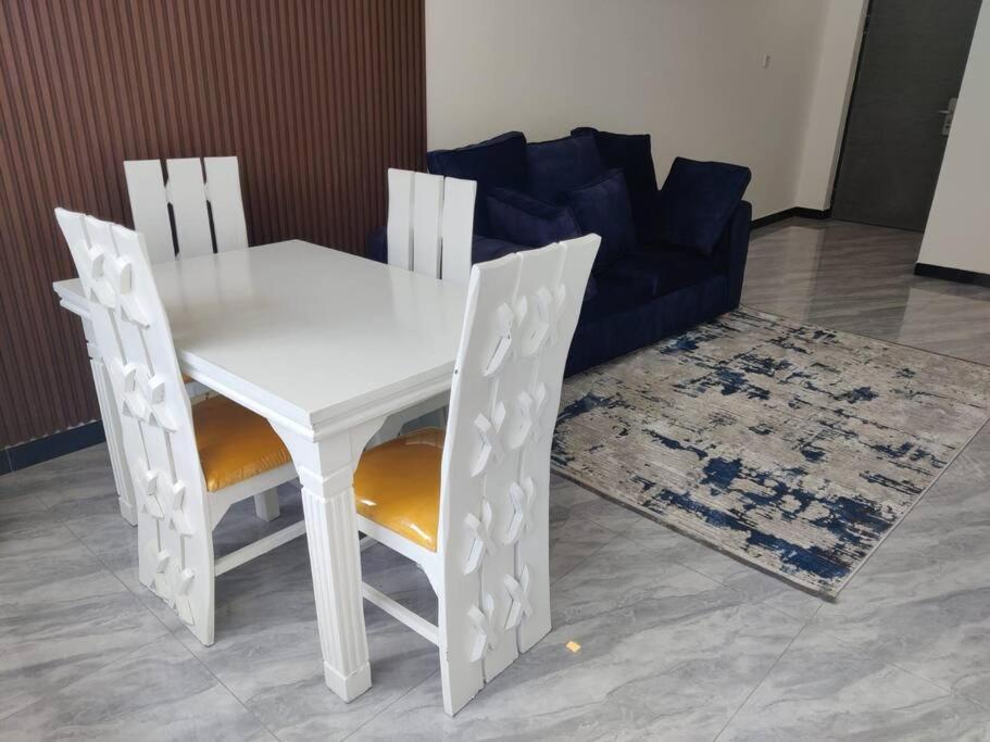 Cozy 1 bedroom in Kilimani view 2