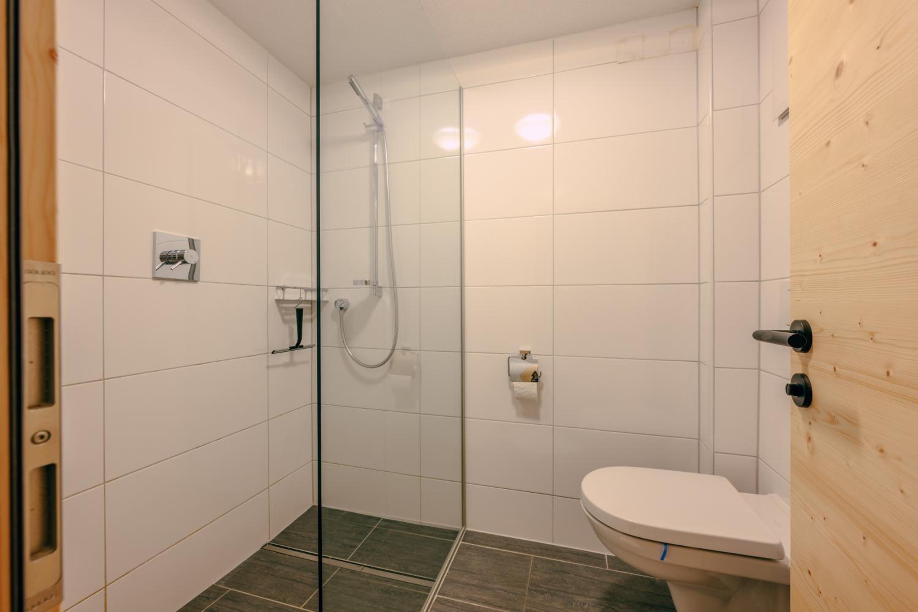 Chalet-Apartment für 9 bis 10 Personen zentral & ruhig 2 Min zur Galzigbahn Sankt Anton