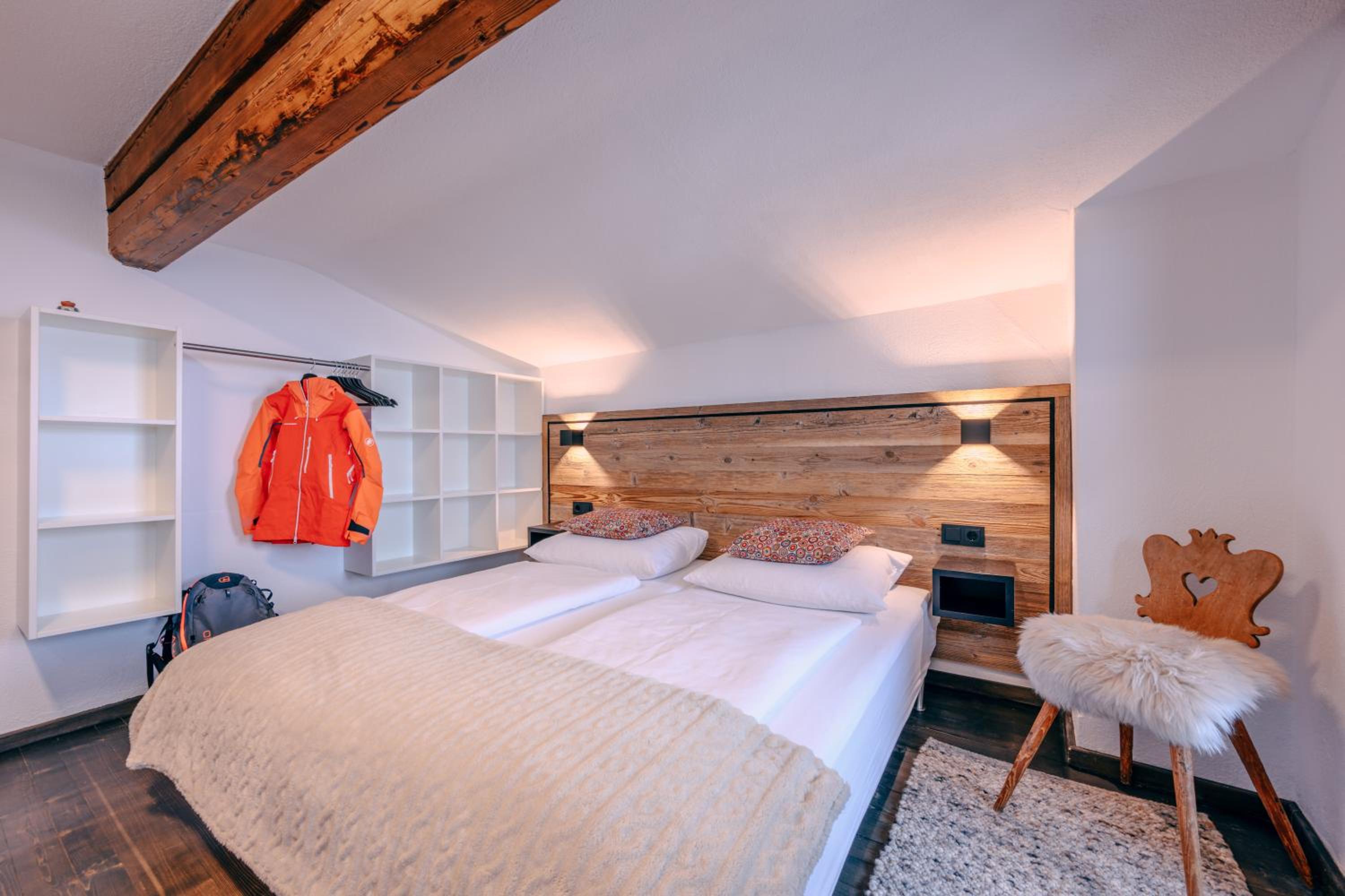 Chalet-Apartment für 9 bis 10 Personen zentral & ruhig 2 Min zur Galzigbahn Sankt Anton