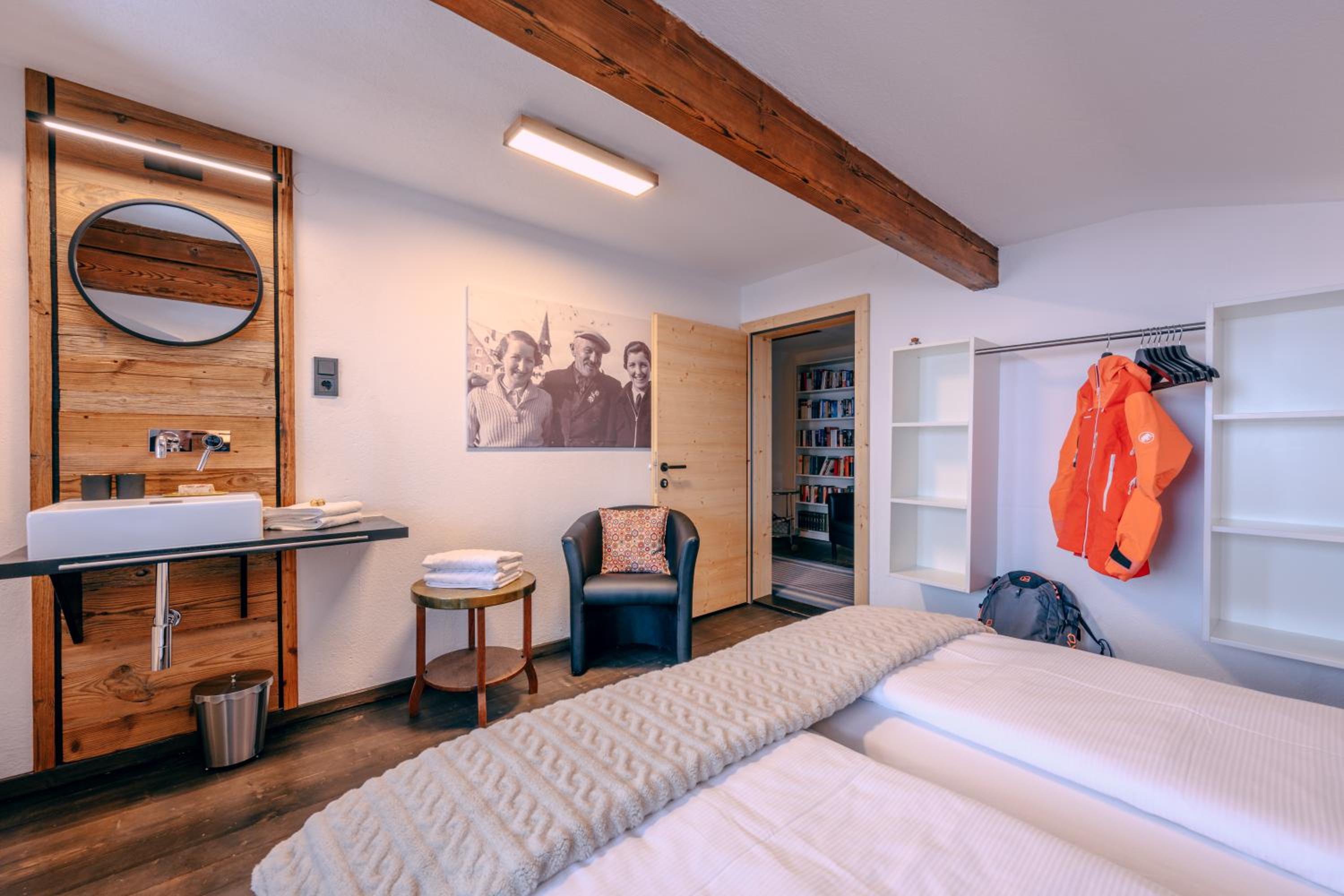 Chalet-Apartment für 9 bis 10 Personen zentral & ruhig 2 Min zur Galzigbahn Sankt Anton